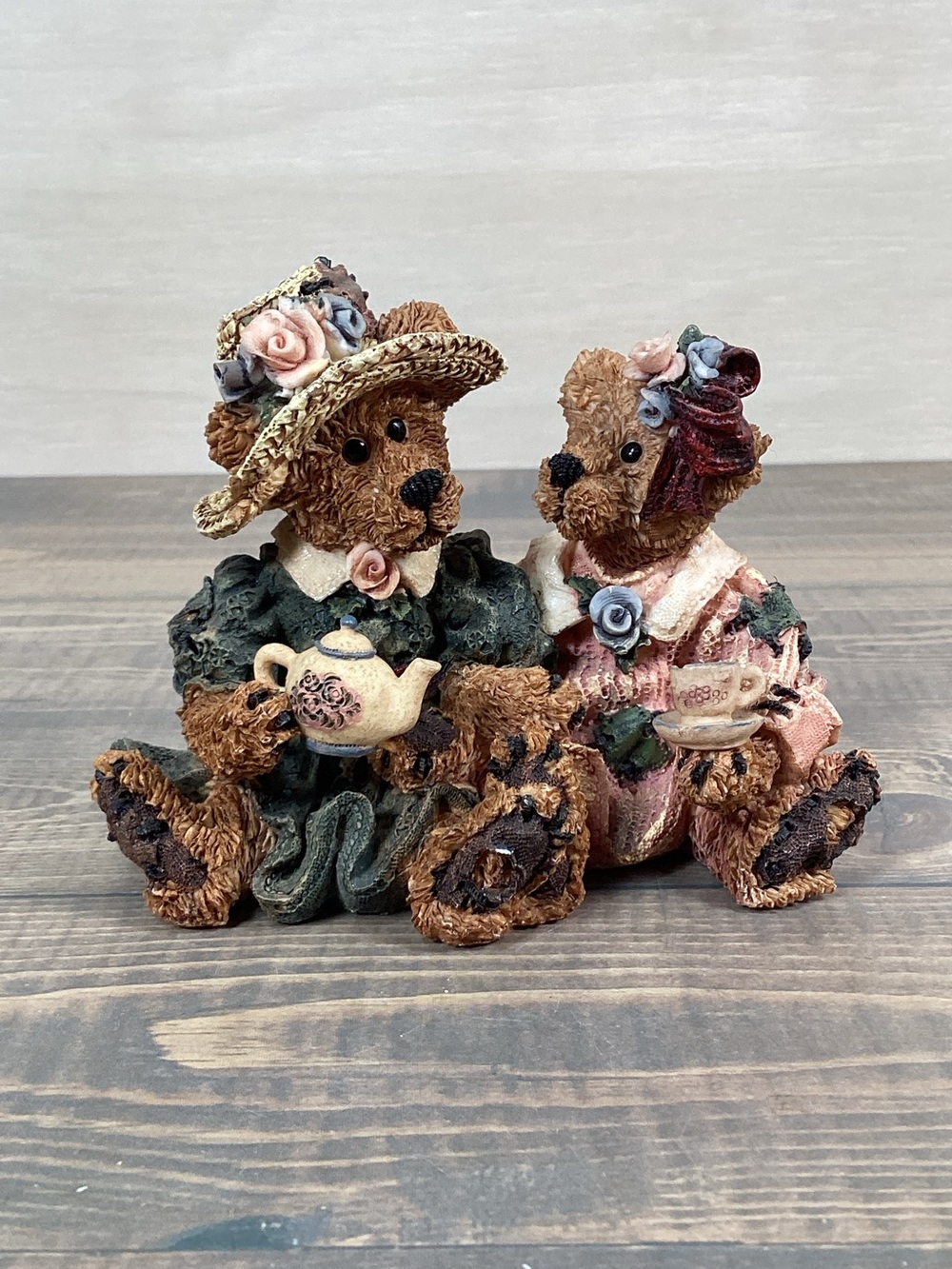 Boyds Bears 1995 "Emma and Bailey; Afternoon Tea" Style #2277 Figurine